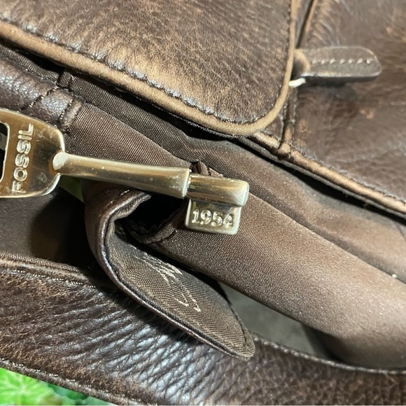 Fossil Leather Handbag with Key Brown - Picture 9 of 13